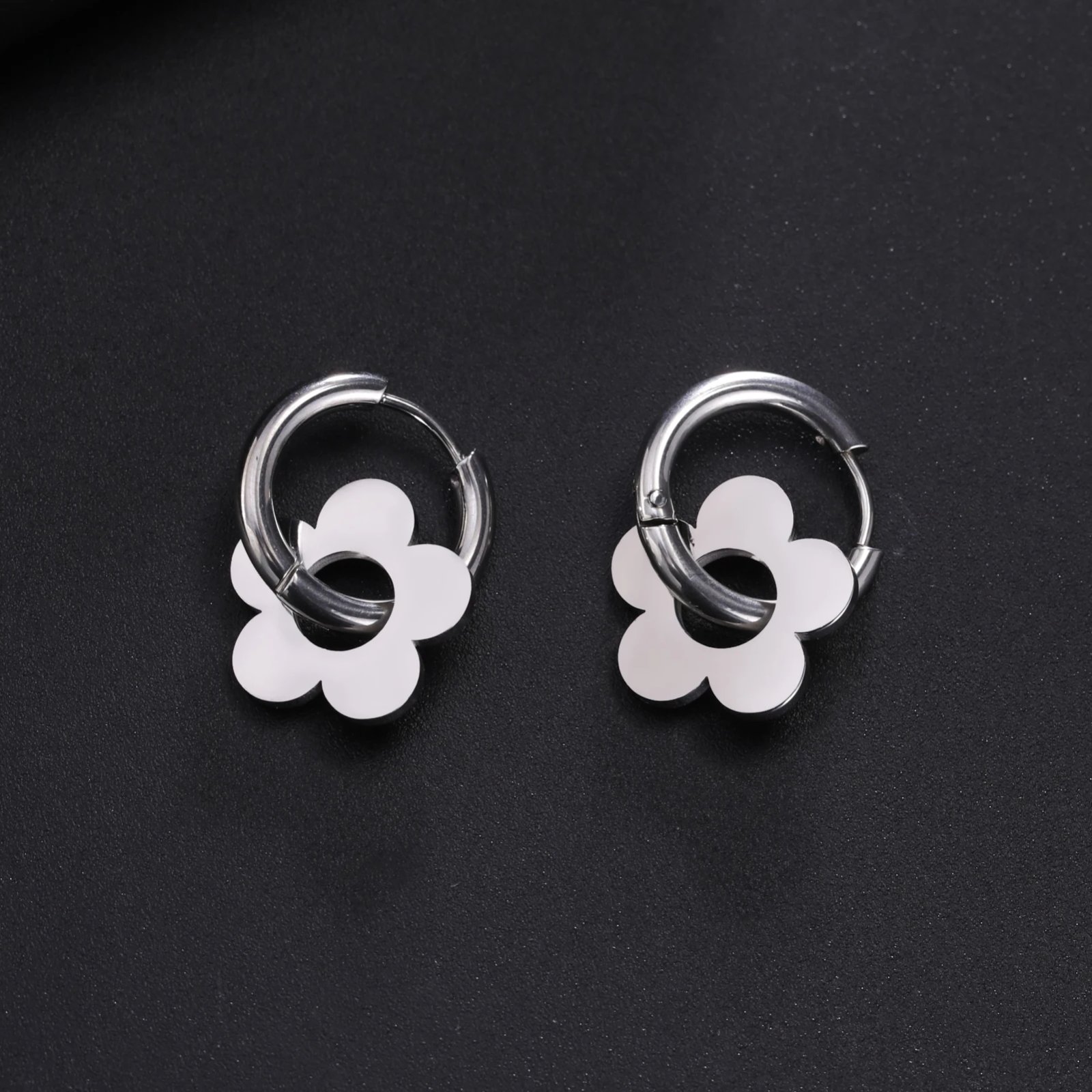 Cazador Cute Flower Drop Earrings for Women 2024 Trending Gold Color Stainless Steel New In Earrings Party Wedding Jewelry Gift